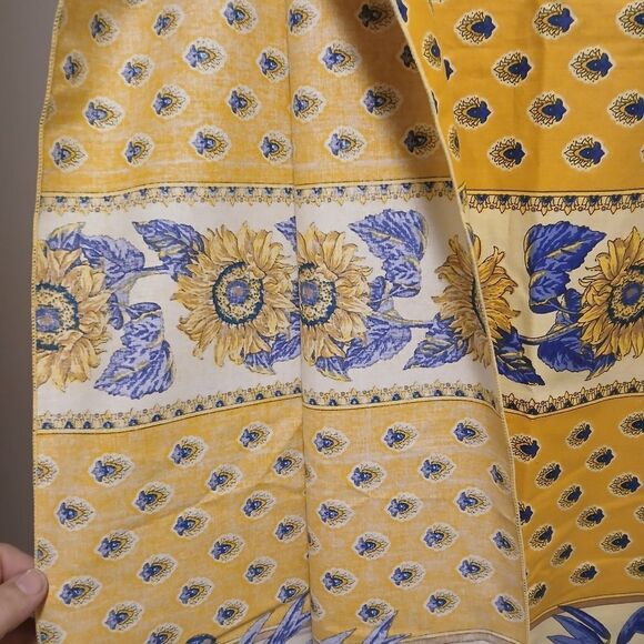 Vent Du Sud France Country Table Cloth Yellow and Blue Patterned Olives Floral - Picture 7 of 7